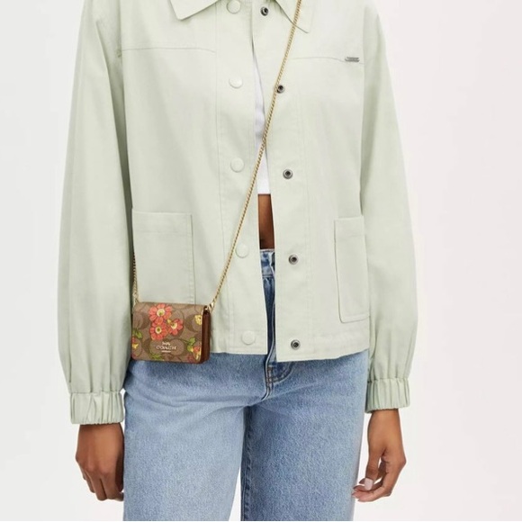 NWT COACH Boxed Mini Wallet On A Chain Floral Print Small White Flowers - Picture 4 of 6